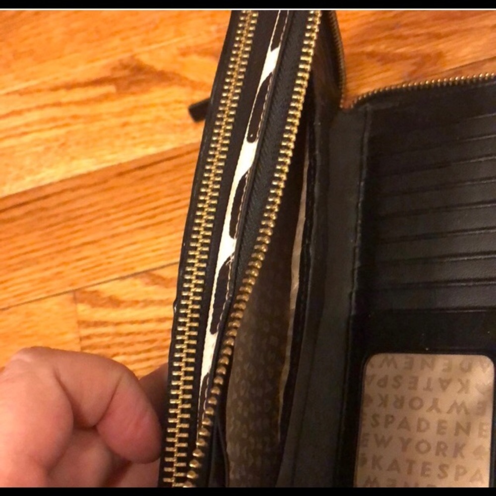 Kate Spade Wallet - Picture 5 of 8